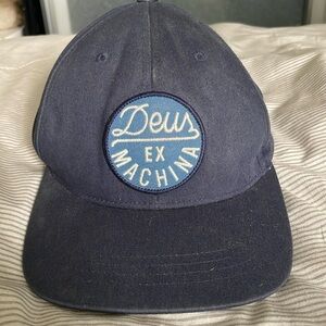 DEUS EX MACHINA Hat